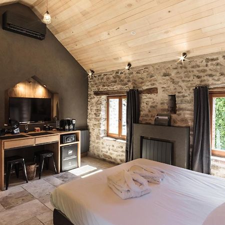 Le Domaine Des Pres Verts Suites & Chambres Avec Jacuzzi Privatif Jouey Buitenkant foto