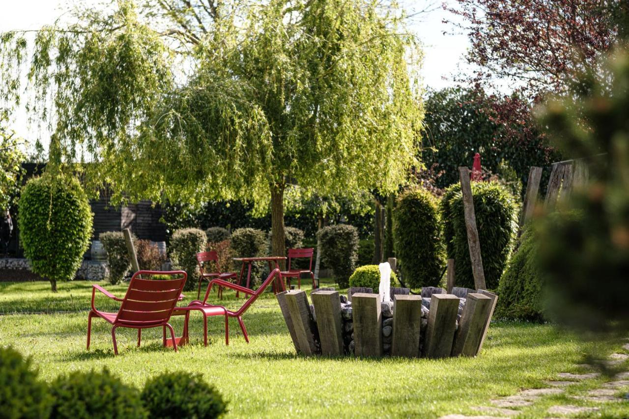 Le Domaine Des Pres Verts Suites & Chambres Avec Jacuzzi Privatif Jouey Buitenkant foto