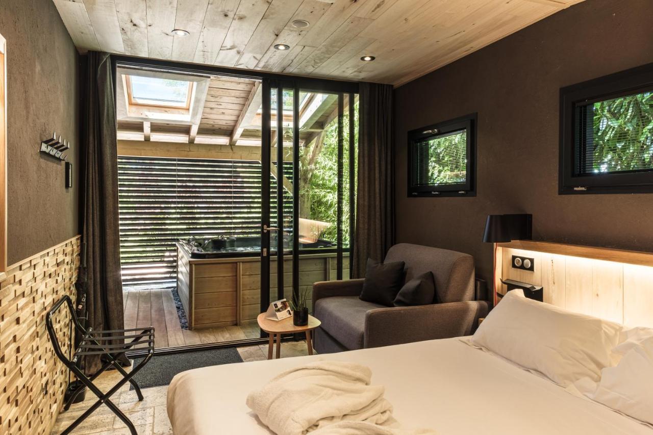 Le Domaine Des Pres Verts Suites & Chambres Avec Jacuzzi Privatif Jouey Buitenkant foto
