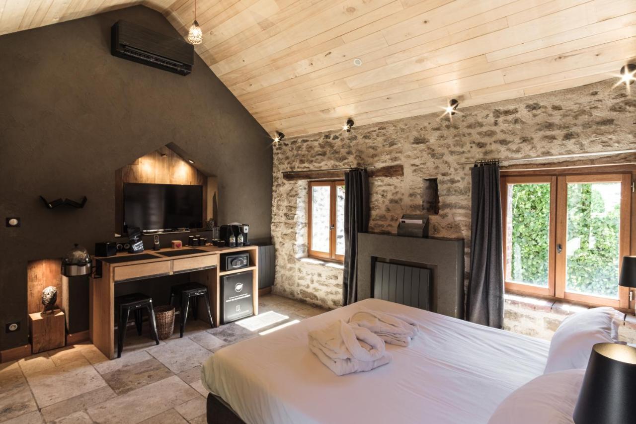Le Domaine Des Pres Verts Suites & Chambres Avec Jacuzzi Privatif Jouey Buitenkant foto