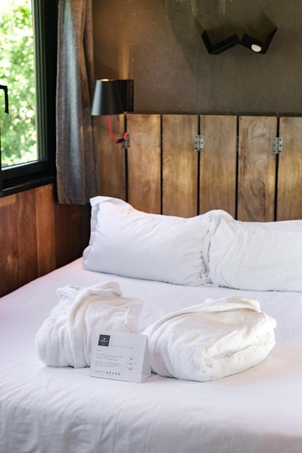 Le Domaine Des Pres Verts Suites & Chambres Avec Jacuzzi Privatif Jouey Buitenkant foto