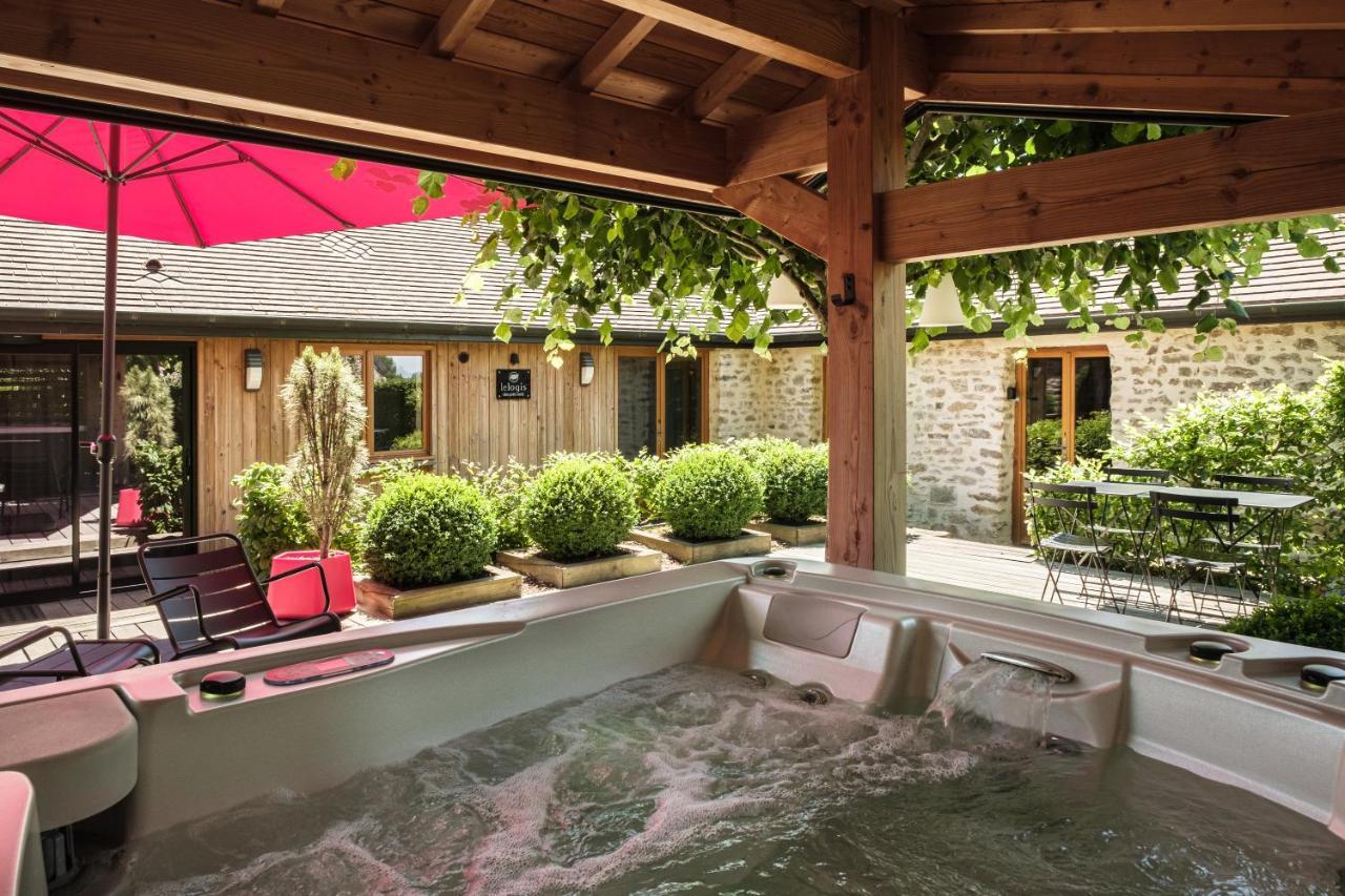 Le Domaine Des Pres Verts Suites & Chambres Avec Jacuzzi Privatif Jouey Buitenkant foto