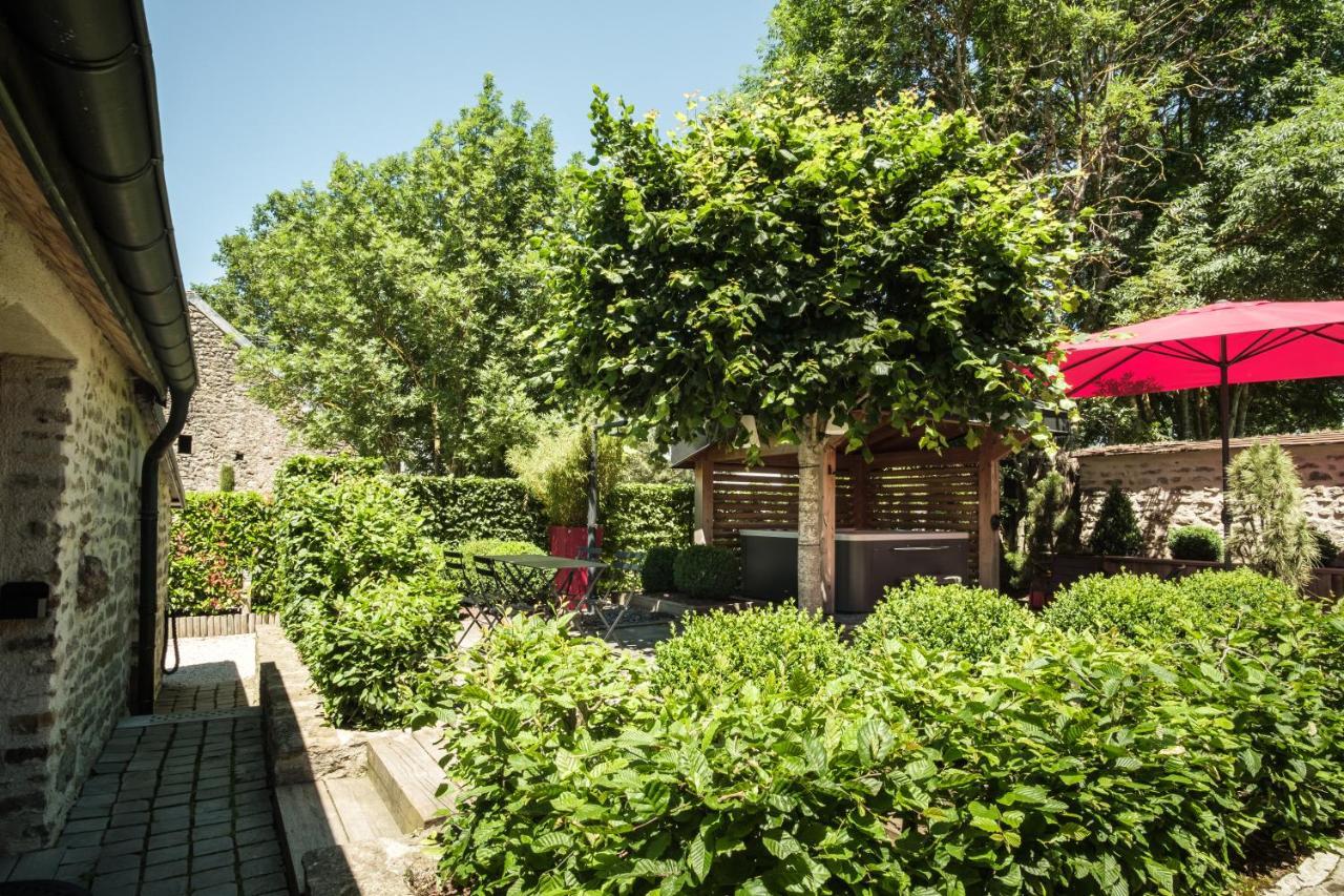 Le Domaine Des Pres Verts Suites & Chambres Avec Jacuzzi Privatif Jouey Buitenkant foto