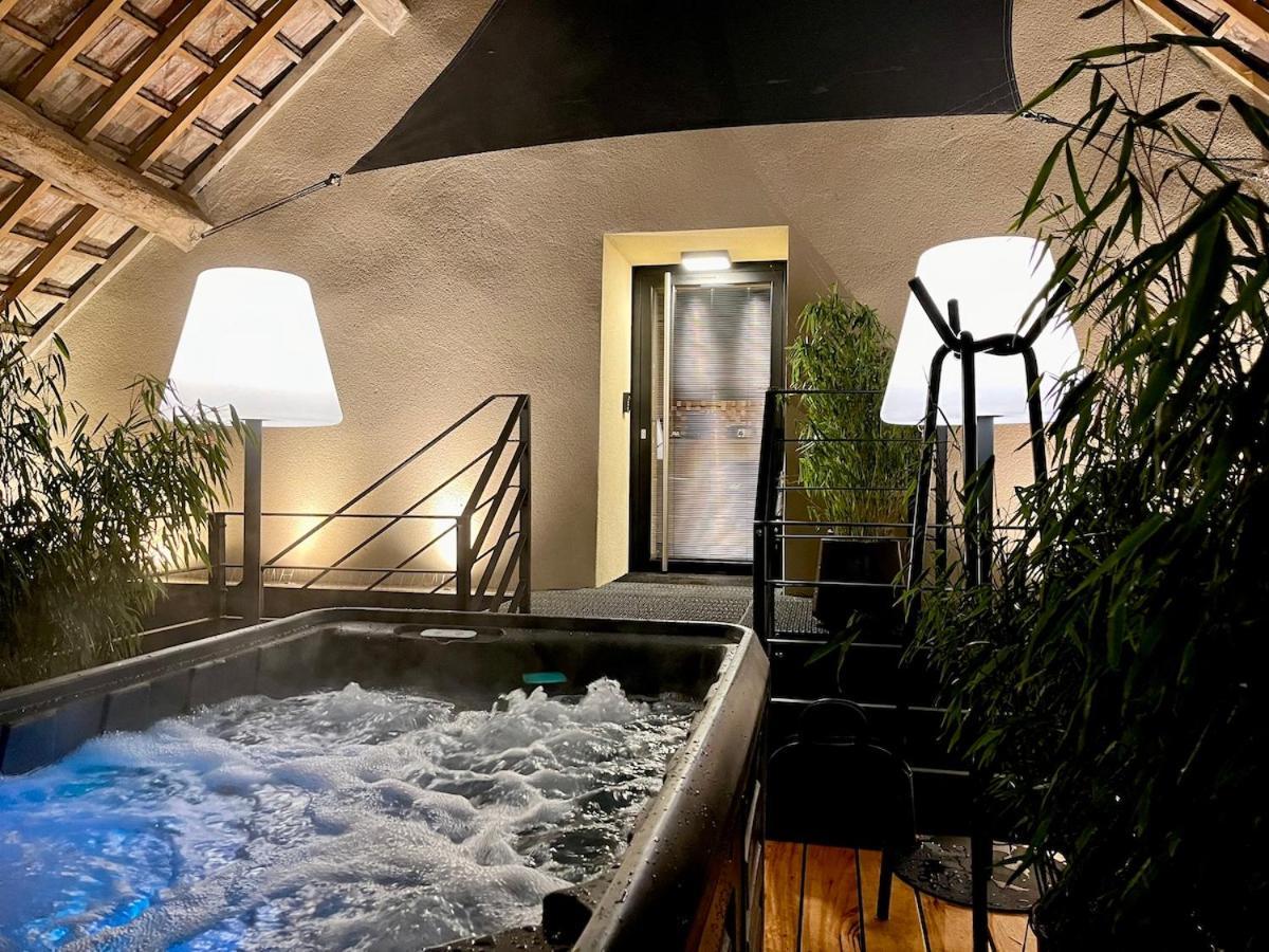Le Domaine Des Pres Verts Suites & Chambres Avec Jacuzzi Privatif Jouey Buitenkant foto