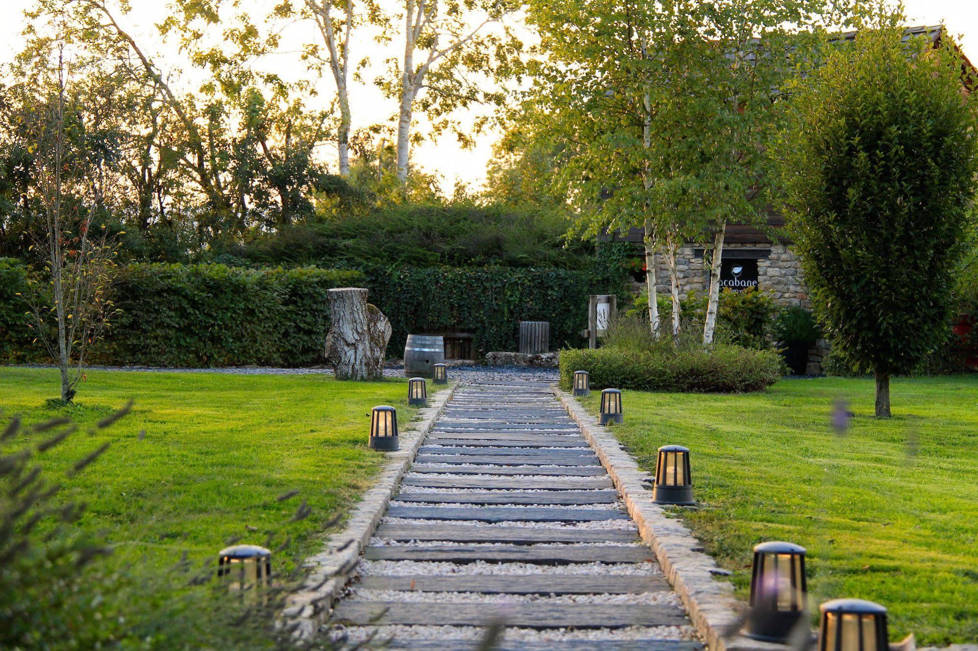 Le Domaine Des Pres Verts Suites & Chambres Avec Jacuzzi Privatif Jouey Buitenkant foto